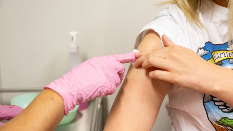 Vaccine stock image credit: Bec Lewis