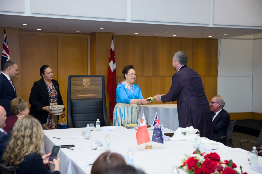 Prof Attila Brungs presents award to Her Majesty Queen Nanasipauʻu of Tonga UNSW